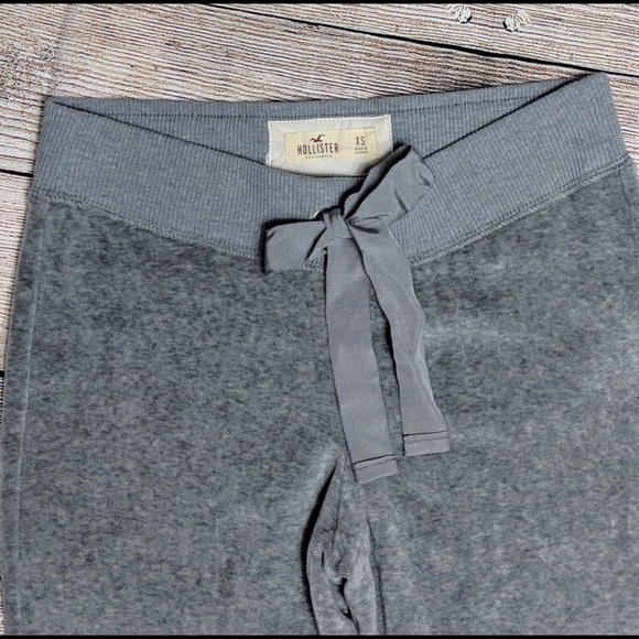 New hollister velour tracksuit - Size S - Picture 9 of 11